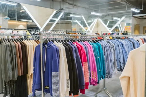 工廠特賣開(kāi)倉(cāng)大促 羊絨大衣、羽絨服、毛衣等針紡織品一應(yīng)俱全