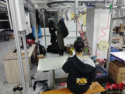 奔向現(xiàn)代化·擁抱數(shù)智化時(shí)代 | 株洲服飾產(chǎn)業(yè) 從針紡制造到數(shù)智化銷(xiāo)售的全鏈路革新